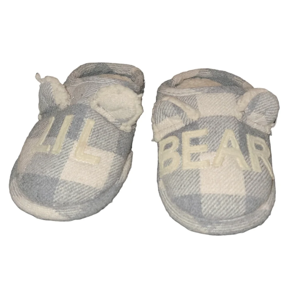 Lil Bear house shoes size 9-10 plaid gray & white Dearfoams super cute NWT